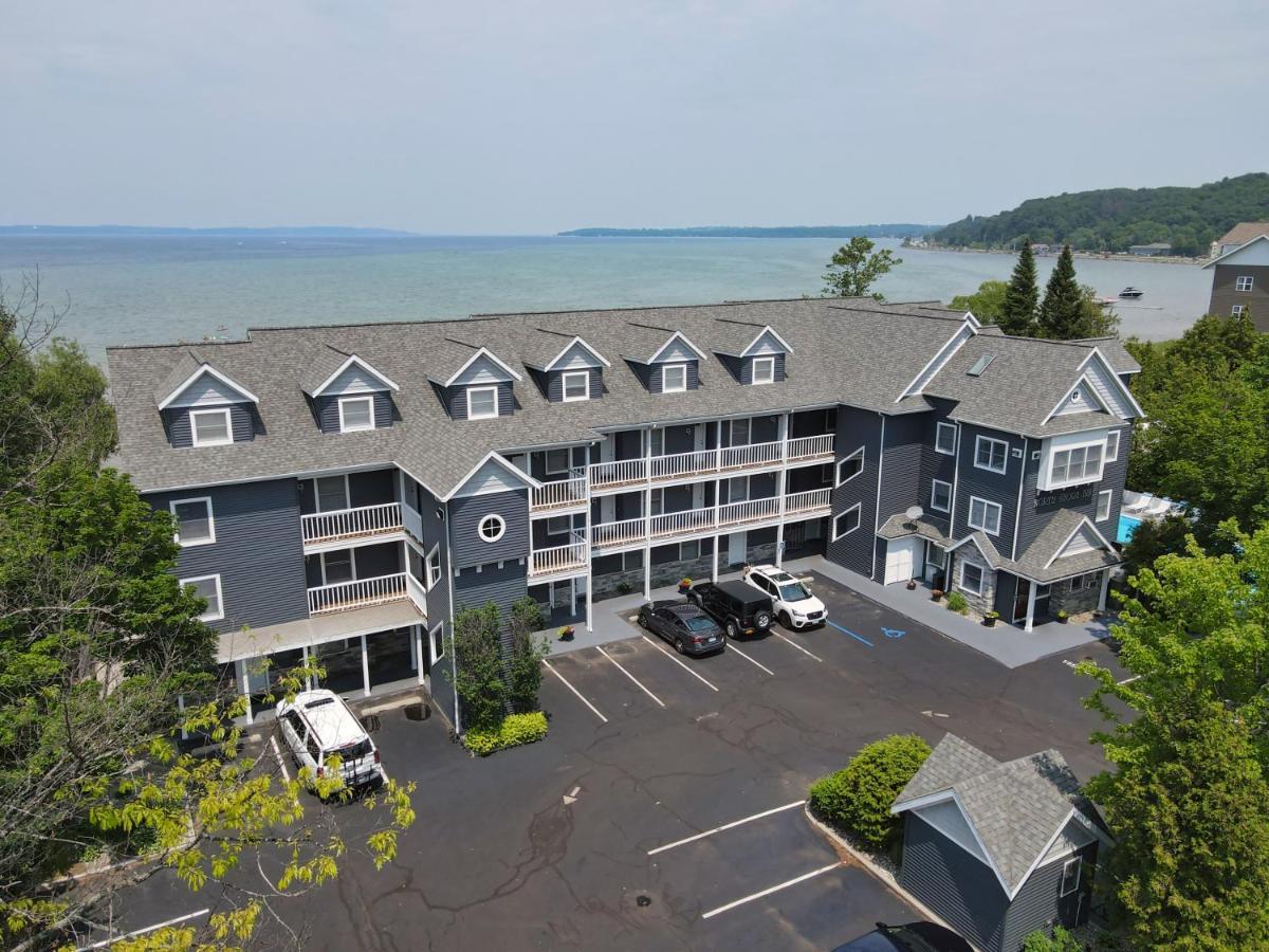 103 North Shore Inn Traverse City Exteriör bild